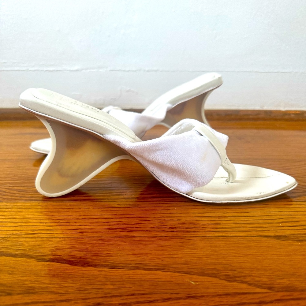 Frankies Bikini Shark fin white terry cloth sandal